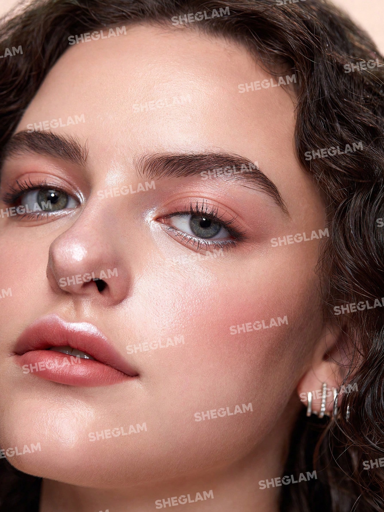 SHEGLAM قلم تحديد العين الكبير والساطع - برودة الج...