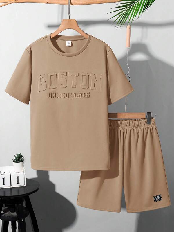 SHEIN Set de 2 piezas para adolescentes varones, camiseta de manga corta con cuello redondo y pantalón corto con patrón de letra en relieve, adecuado para ir al colegio, actividades diarias, deporte y primavera/verano