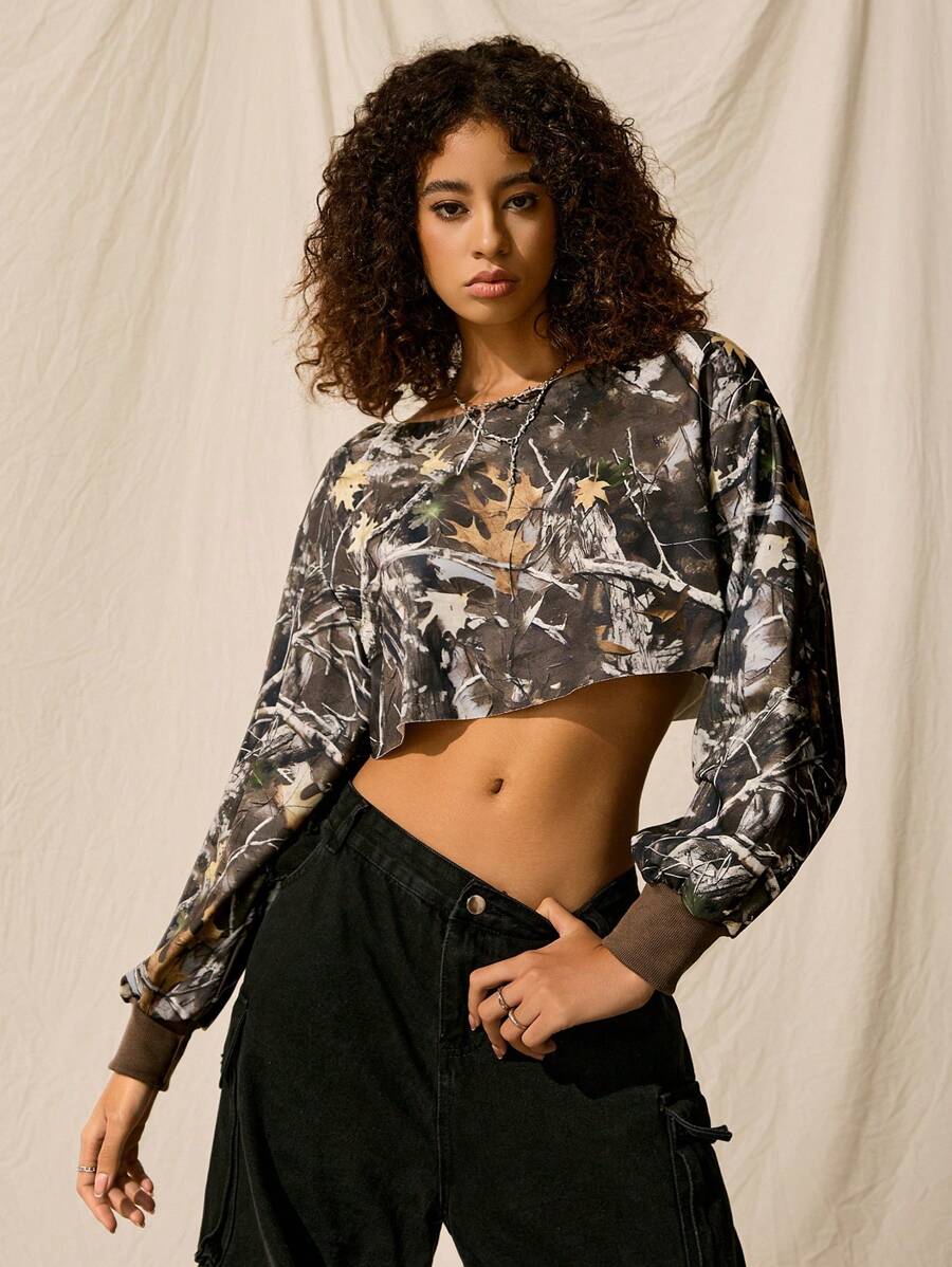 SHEIN EZwear Casual Camouflage Print Scoop Neck Cropped Sweatshirt Graduation,Back To School Outfits,Graduation,Teacher Outfits For Women,Back To School In Fall/Winter