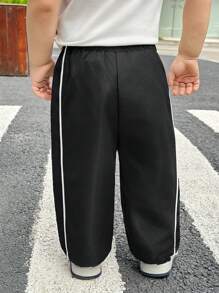 SHEIN Buy 1 Get 1 Free Baby Boy Casual Cute Sporty Webbing Patchwork Streetwear Collegiate All-Match Korean Style Versatile Comfortable Loose Fit Pants 2pcs, Suitable For Birthday Party, Christening, 1st Birthday Celebration, Evening Party, Performance, Wedding And More - Multicolor - View 2