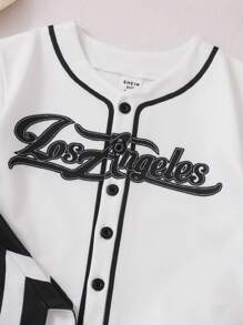 SHEIN Conjunto de chaqueta con capucha tipo deportivo, camiseta estilo jersey de fútbol o baloncesto, y pantalones cortos para bebé niño y niño pequeño de 0 a 3 años, atuendo deportivo para bebé de primavera y verano