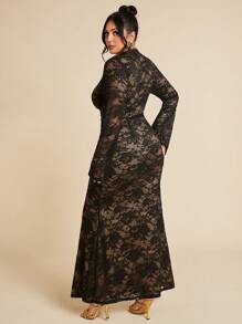 SHEIN BAE Plus Size Women Vacation Lace See-Through V-Neck Tight Fit Mini Dress, Spring/Summer,Fourth Of July Women,4th Of July,4th Of July Curve, Vacation,Vacay Outfits Women,Club Outfits Women Sexy,Birthday Dresses For Women,Airport Outfit For Wome,Graduation,Valentine's Day,Valentine Outfits For Women - Black - View 3