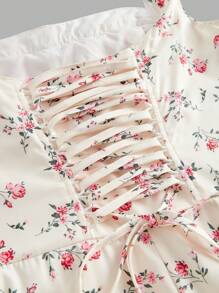 SHEIN MOD 方领蕾丝前片后褶碎花连衣裙，派对连衣裙，早午餐连衣裙，度假连衣裙，宴会连衣裙，情人节连衣裙，新年连衣裙，海滩度假装