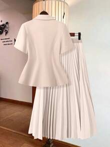 SHEIN LUNE Bộ đồ vest tay ngắn xếp ly màu trơn cỡ lớn cho nữ và váy mini xếp ly - Màu be - Xem 2
