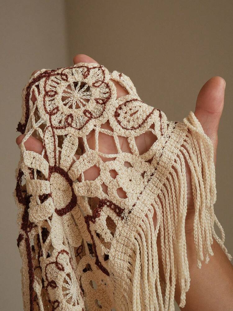 Asymmetrisches Trägerkleider mit halbhohem Saum