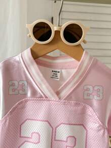 SHEIN Playful Pals Baby Girl Infant Toddler Newborn Number Graphic Football Jersey T-Shirt, Casual Sports Streetwear, Pink - Pink - View 3