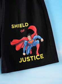 SUPERMAN X SHEIN Conjunto informal de 2 piezas con camiseta azul con estampado de superhéroe de dibujos animados y cielo con nubes, y shorts holgados negros para niño pequeño - azul real - Ver 6