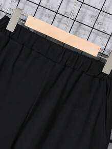 SHEIN Vacaura 2 件套青少年男孩休闲运动篮球图案圆领黑色短袖 T 恤和短裤，夏季时尚服装 - 黑色 - 查看 4