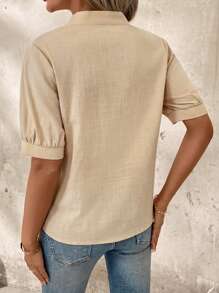 SHEIN Clasi Áo kiểu nữ tay ngắn cổ chữ V thêu họa tiết quả mơ, dáng ôm, thích hợp mặc đi nghỉ mát mùa hè, công sở, dành cho nữ giáo viên. - Màu be - Xem 2