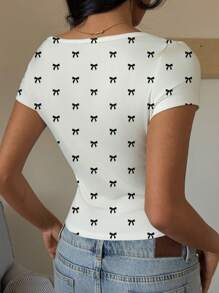 SHEIN EZwear Maglietta girocollo aderente da donna con stampa farfalla nera, casual e vintage, adatta per l'estate