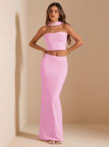 SHEIN BAE Conjunto de 2 piezas para mujer con top camisero negro sexy de cuello halter y espalda abierta, y falda de sirena de cintura baja con bajo maxi, conjunto negro, ropa de resort, conjunto de punto con espalda descubierta