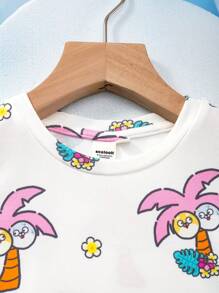 SEALOOK X SHEIN Conjunto de camiseta de manga corta blanca y shorts de verano de estilo casual con estampado de foca de dibujos animados, palmera y flores para niñas