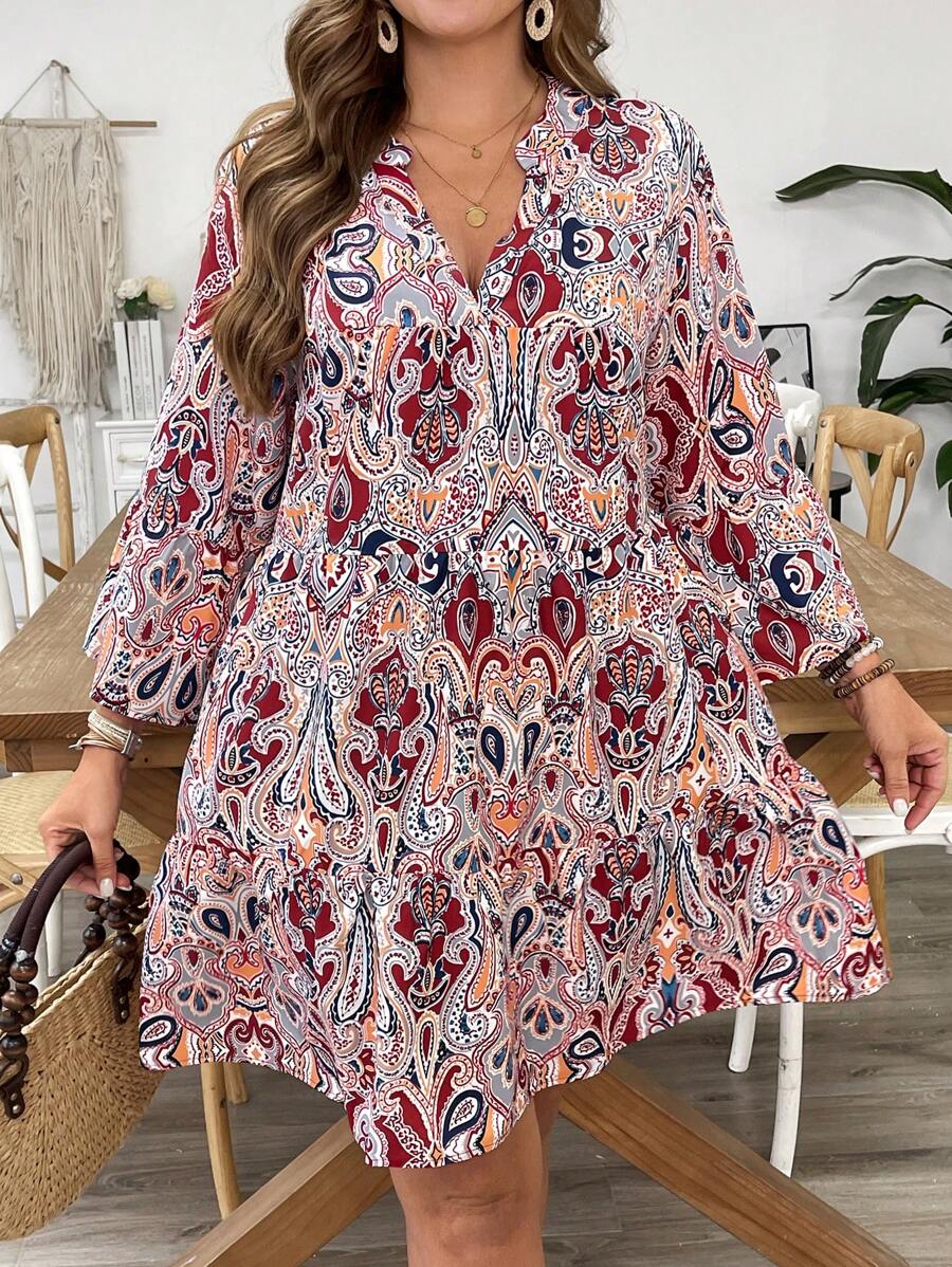 SHEIN VCAY 大码缺口领口印花休闲度假长袖连衣裙