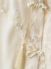GlowEve CURVE Áo sơ mi chiffon thêu nút cổ tay cỡ lớn cho nữ, phong cách Trung Hoa cổ đại - Màu be - Xem 6