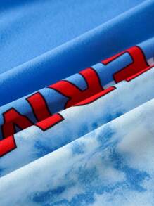 SUPERMAN X SHEIN Conjunto informal de 2 piezas con camiseta azul con estampado de superhéroe de dibujos animados y cielo con nubes, y shorts holgados negros para niño pequeño - azul real - Ver 5