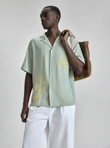 Ontre Ropa de hombre nueva para el verano 2025, adecuada para vacaciones en la playa, ropa de club, atuendo de maestro, festival de música country, ropa de calle, estilo de Estocolmo, Día de la Independencia, camisa casual de manga corta con bordado floral y un solo bolsillo