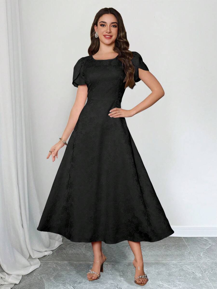 Modelyn Đầm cổ tròn tay lỡ màu trơn viền bèo nhún Jacquard, Xuân/Hè - màu đen - Xem 1