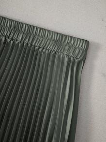 SHEIN Clasi 2件套女士优雅纯色V领纽扣前开襟衬衫和百褶裙 - 軍綠色 - 查看 3