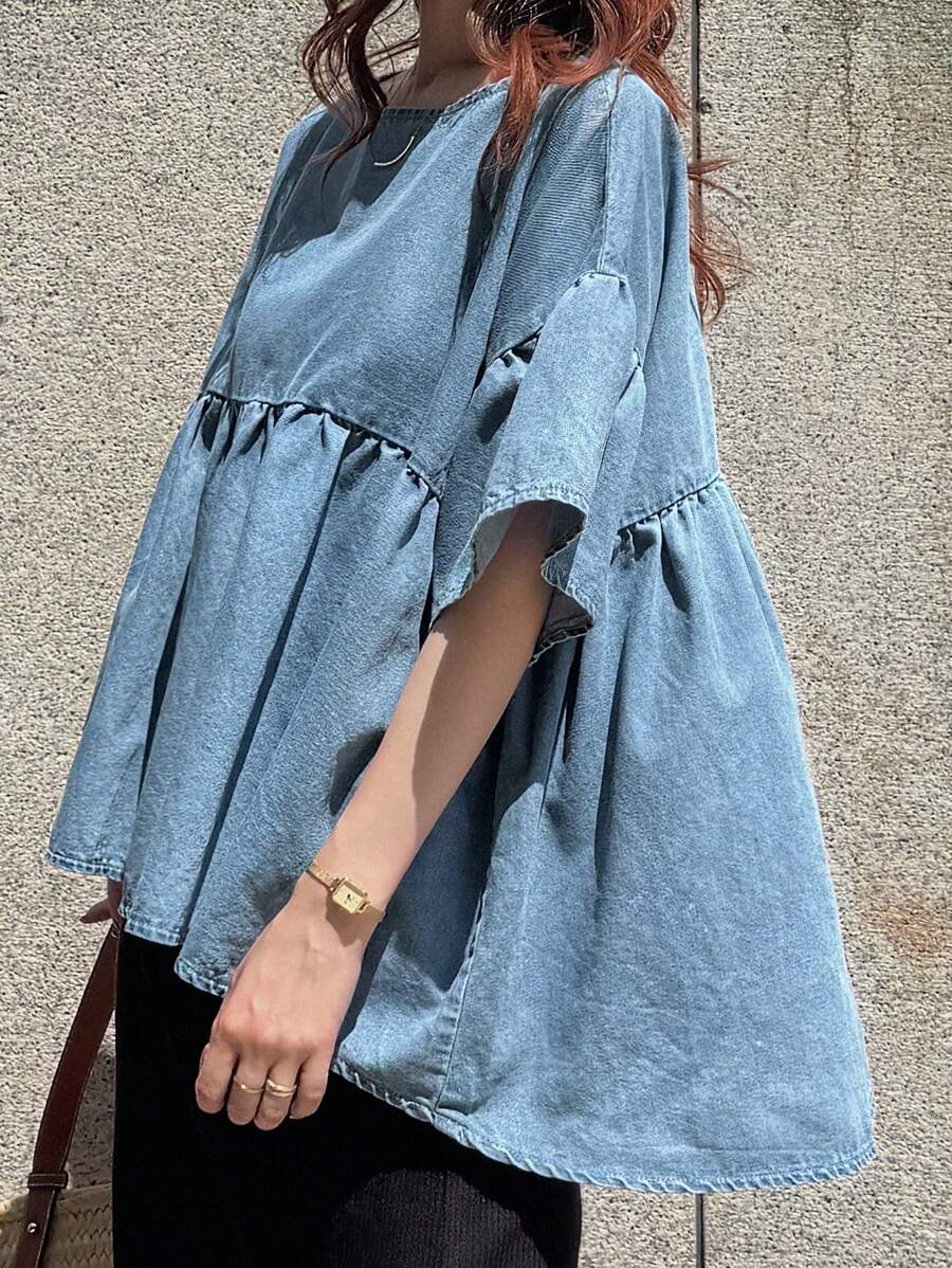 FRIFUL 女式牛仔衬衫，圆领泡泡袖，不对称下摆设计，宽松版型，百搭休闲、度假 - 中等水洗藍 - 查看 1