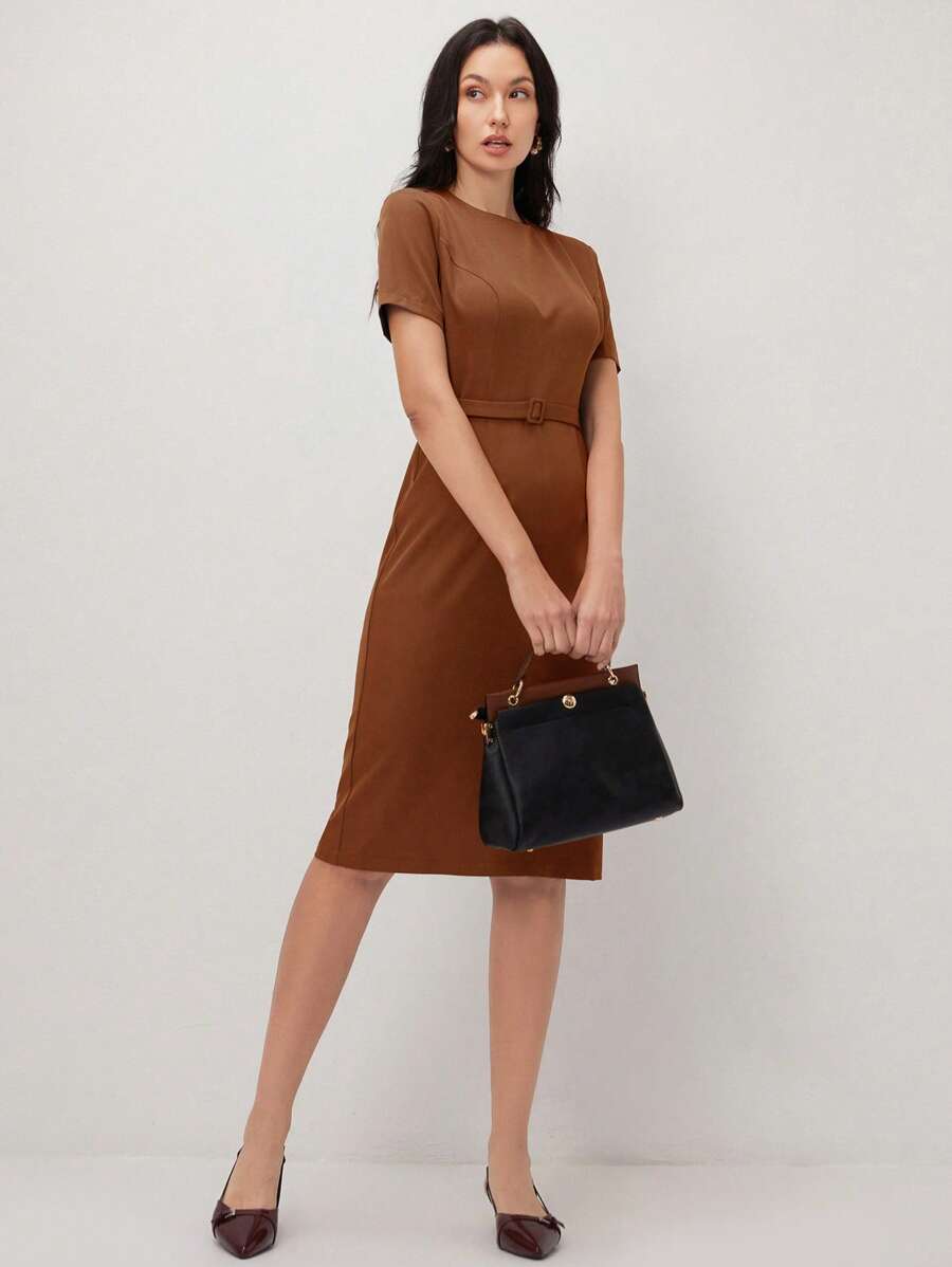 BizChic 2025 女士棕色圆领短袖腰金属腰带连衣裙，浪漫优雅日常时尚百搭商务休闲办公室通勤复古风格女士办公室装女士休闲连衣裙 - 鏽棕色 - 查看 1