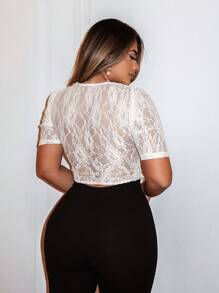 Xyvia Camiseta de moda de manga corta con cuello en V y encaje floral para el verano