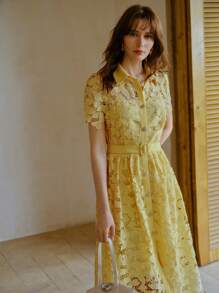 MOTF STUDIO VESTIDO MIDI CINTURADO CON HEBILLA DE ENCAJE GUIPURE