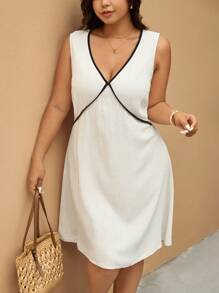 Elaquor 大码拼色V领收腰无袖连衣裙