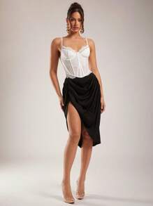 Silquee 女士优雅白色吊带蕾丝文胸上衣，夏季时尚，适合办公室穿着和日常穿着 - 白色 - 查看 3