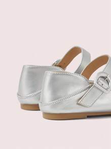 CUCCOO DOLLMOD Bailarinas cómodas y suaves de vestir estilo clásico para mujer con decoración de hebilla dorada y puntera cuadrada, zapatos de oficina/escuela de estilo retro y vintage - Plateado - Ver 8