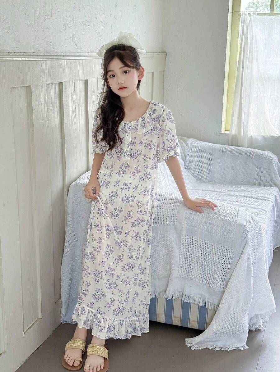 SHEIN Cămașă de noapte confortabilă, lejeră, cu model floral, cu guler, cu fermoar pe jumătate, mâneci bufante, tiv cu volane, rochie de noapte casual de vacanță cu mâneci scurte și imprimeu floral ditsy - Mov Mov - Vizualizare 1
