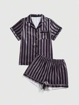 Goth Conjunto de pijama de camisa y pantalones cortos a rayas de color gris oscuro talla grande estilo gótico