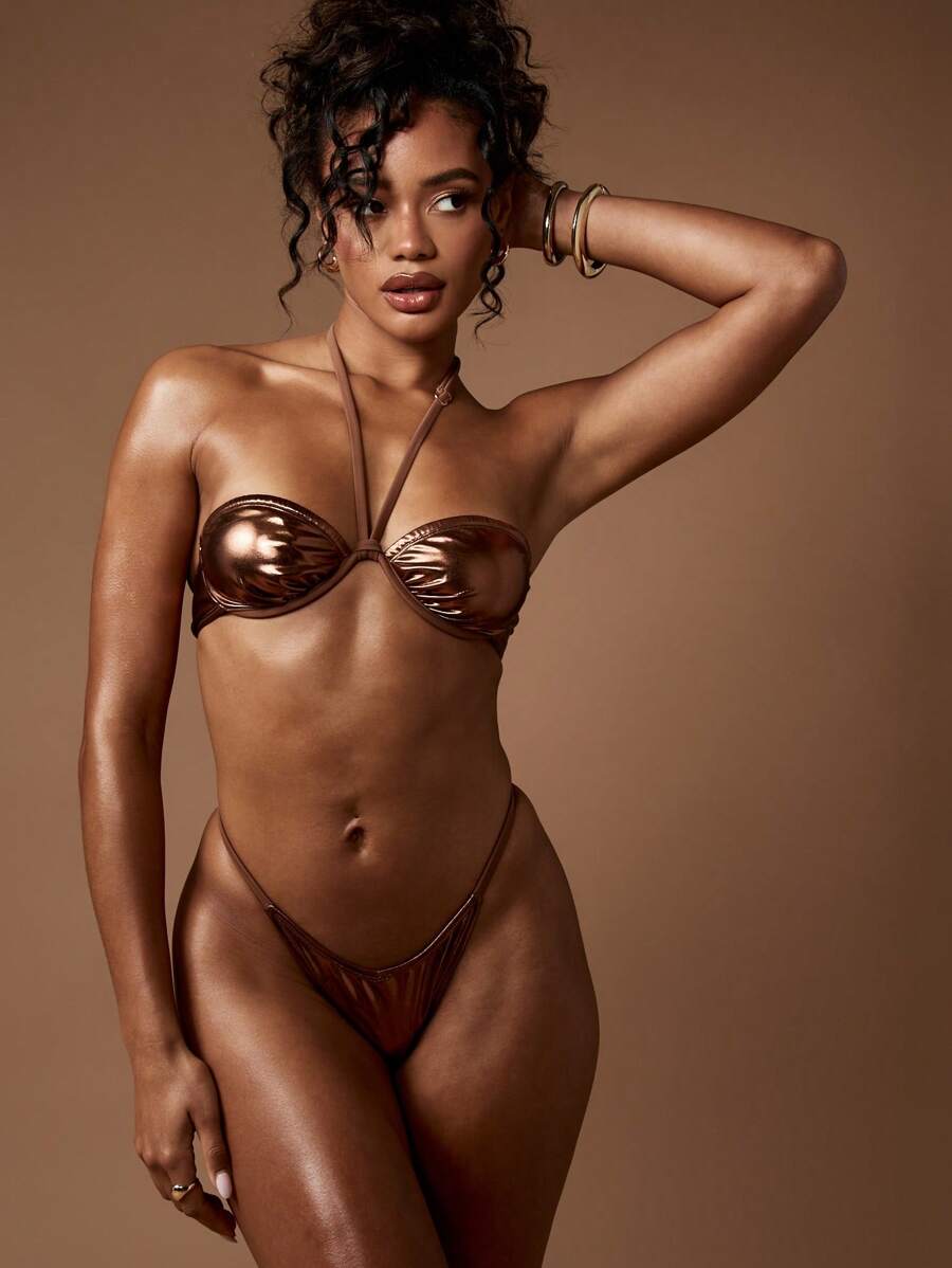 MISSGUIDED Top de bikini con cuello de halter y bandeaux con brillo metálico para playa, piscina, vacaciones, verano, natación, tomar el sol, actividades deportivas