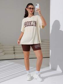 SHEIN EZwear Camiseta de hombro caído con gráfico de letra y shorts de motociclista para el verano en tallas grandes