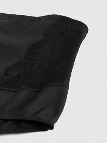 قصير صيفي أنيق و مبسط للتنحيف متوفر بألوان سادة للمقاسات الكبيرة - الأسود - مشاهدة 3