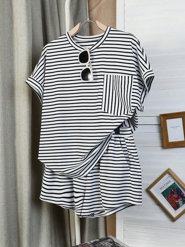 SHEIN Set 2 buc. Plus Size, bluză și pantaloni scurți, cu guler rotund, casual, cu mânecă scurtă