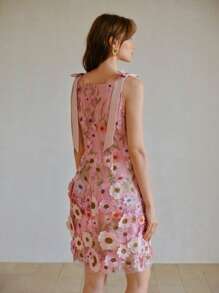 MOTF PREMIUM VESTIDO CORTO CON HOMBROS AL DESCUBIERTO, BORDADO FLORAL Y LAZO DE TELA DE TUL - Rosa - Ver 3