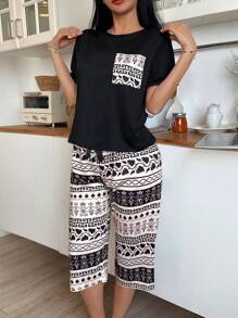 SHEIN Femmes Imprimé Tricoté Col Rond Poche Manches Courtes Et Pantalon Capri Ensemble De Pyjama 2 Pièces - Multicolore - Voir 3
