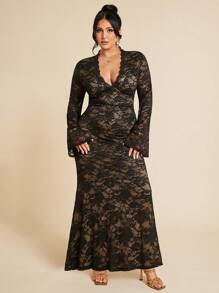 SHEIN BAE Plus Size Women Vacation Lace See-Through V-Neck Tight Fit Mini Dress, Spring/Summer,Fourth Of July Women,4th Of July,4th Of July Curve, Vacation,Vacay Outfits Women,Club Outfits Women Sexy,Birthday Dresses For Women,Airport Outfit For Wome,Graduation,Valentine's Day,Valentine Outfits For Women - Black - View 5