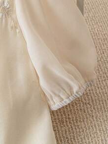 GlowEve CURVE Áo sơ mi chiffon thêu nút cổ tay cỡ lớn cho nữ, phong cách Trung Hoa cổ đại - Màu be - Xem 3