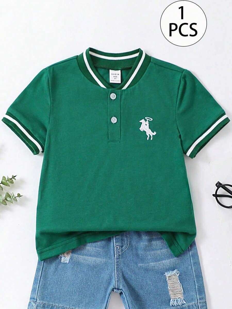 SHEIN 年轻男孩百搭休闲运动学院风 Polo 衫,半开领,小立领,刺绣马标志,短袖,百搭,舒适,适合学校、节日、派对、居家、春季、夏季、度假、旅行、放松、日光浴 - 墨綠色 - 查看 1