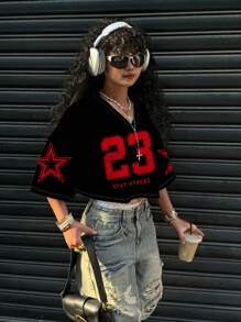 SHEIN EZwear 女士休闲V领宽松短款半袖网眼T恤，适合夏季运动，带有数字23和五角星图案 - 紅色和黑色 - 查看 5