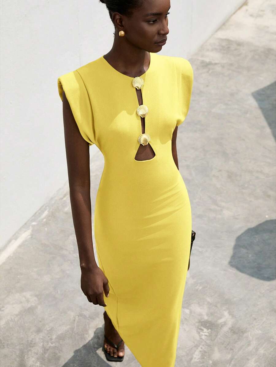Aveloria Modichic 女士镂空金属扣收腰夸张肩部连衣裙 - 黃色 - 查看 1