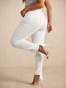 SHEIN Frenchy 大码纯白色牛仔裤，夏季时尚 - 白色 - 查看 6