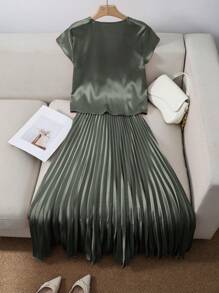 SHEIN Clasi 2件套女士优雅纯色V领纽扣前开襟衬衫和百褶裙 - 軍綠色 - 查看 2