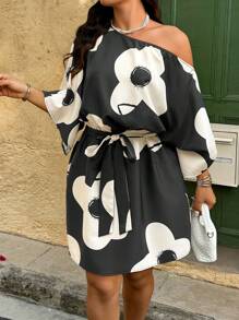 SHEIN Clasi Plus Size Women Floral Print Asymmetric Neck Fashion Casual Vacation Dress