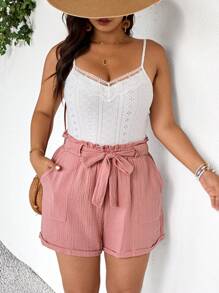 SHEIN Frenchy Conjunto de 2 piezas de talla grande con camiseta de encaje y parches y shorts de gasa con textura y bolsillo con lazo para vacaciones casuales, conjunto de ropa de verano para mujer - Rosa vieja - Ver 1