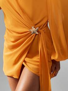 MISSGUIDED 优雅雪纺迷你裹身裙气球长袖派对婚礼宾客个性胸针细节冬季节日活动