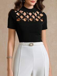 Amorya 女士珍珠裝飾和中空細節t恤