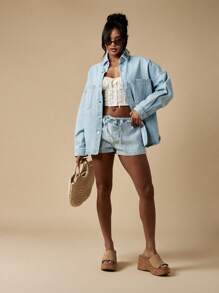 MISSGUIDED 休闲节日夏季两件套牛仔套装，浅色水洗宽松外套搭配弹力腰短裤，适合沙滩度假街头风穿搭。 - 淺色水洗藍 - 查看 3