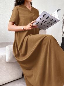 Al Najma 女式宽松 V 领短袖口袋阿拉伯风格连衣裙，纯色